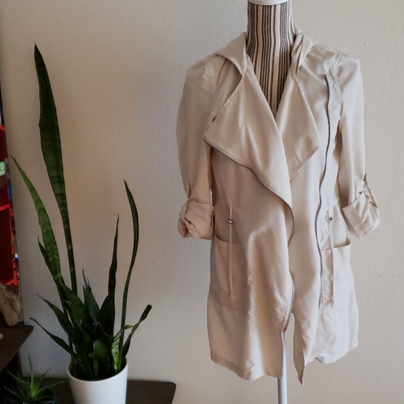 H&M Jackets & Blazers - H&M 3/4 sleeve trench